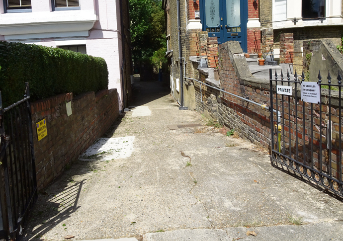 £1,850 bill for bin lorry crash saga Bins drive 03-PHOTO 17 Driveway Perspective